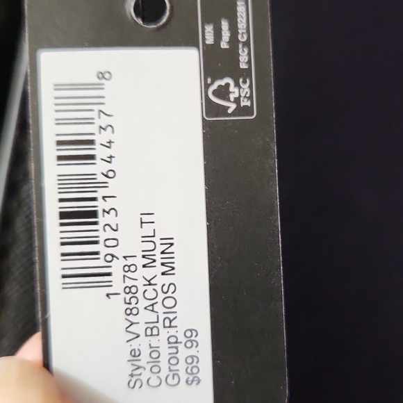 Guess Brand Purse. NWT - Picture 9 of 9